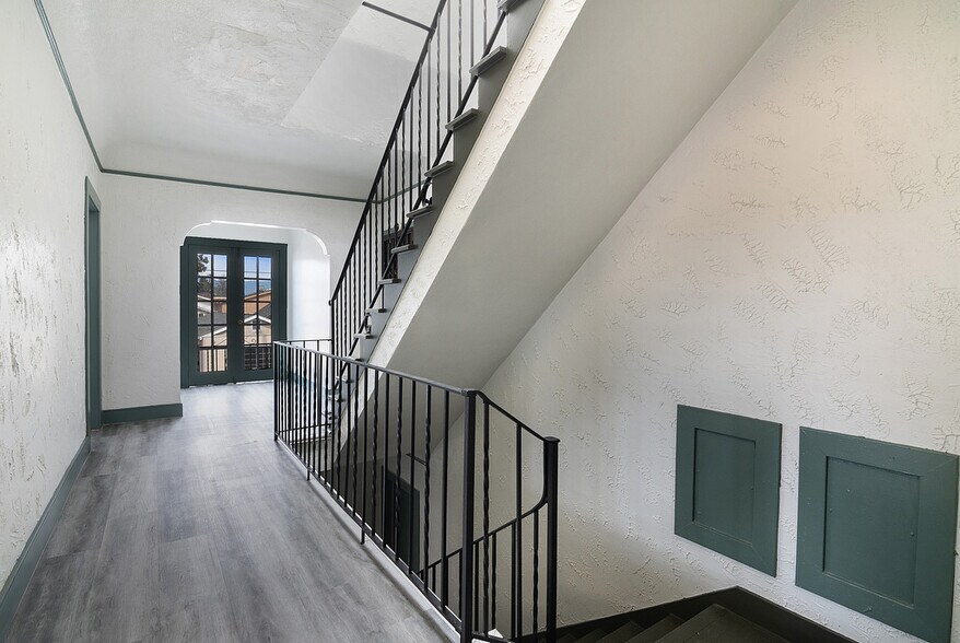 More Photos Of 440 E 27th St, Los Angeles Apartments For Sale