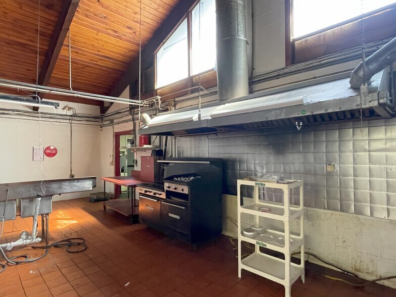 More Photos Of 732 Hamlin Hwy, Lake Ariel Restaurant For Sale