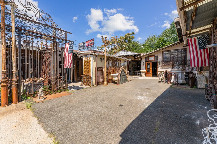 More Photos Of 246-248 Beacon Ave, Jersey City Warehouse For Lease