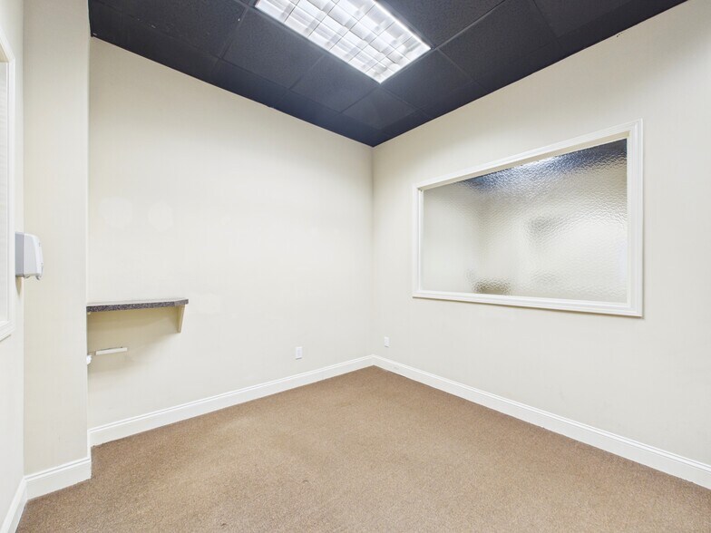 More Photos Of 7559 Kayne Blvd, Columbus Freestanding For Lease