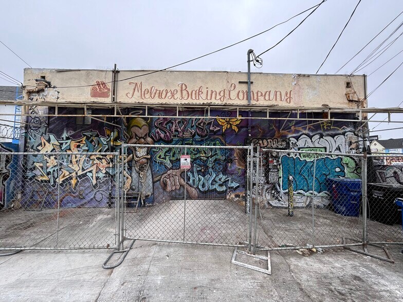 More Photos Of 7356 Melrose Ave, Los Angeles Storefront For Lease