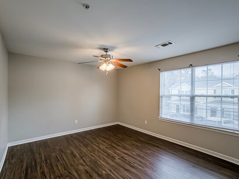 More Photos Of 615 Glade Fern Way, Tifton Apartments For Sale