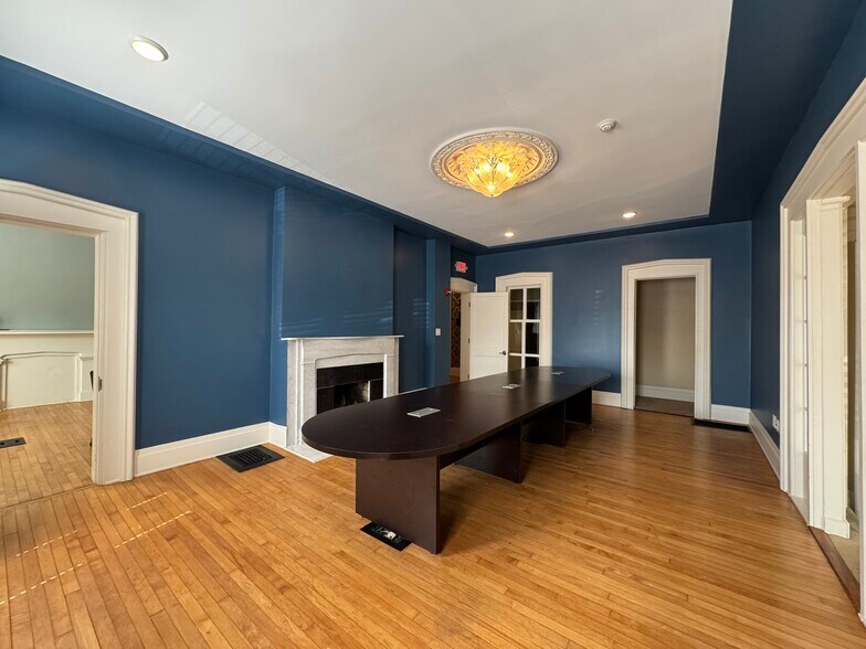 More Photos Of 33 Public Sq, Brecksville Office For Lease