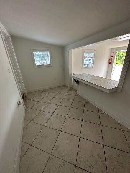 More Photos Of 365 E State Road 434, Longwood Freestanding For Lease