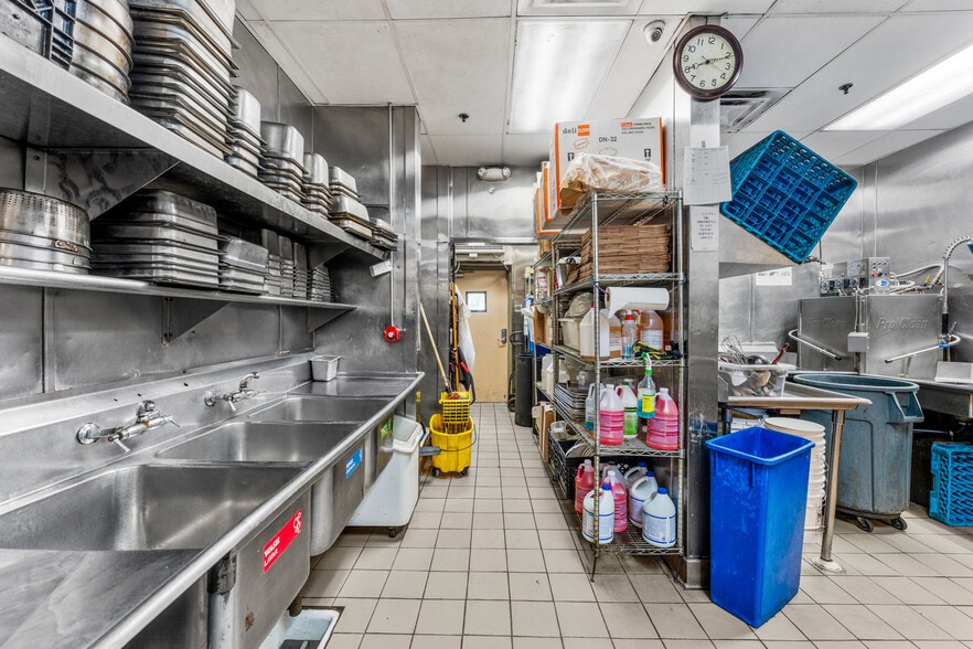 More Photos Of 73155 Highway 111, Palm Desert Restaurant For Sale