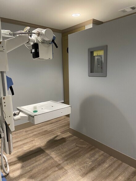 More Photos Of 209 N Pacific Ave, San Pedro Medical For Sale