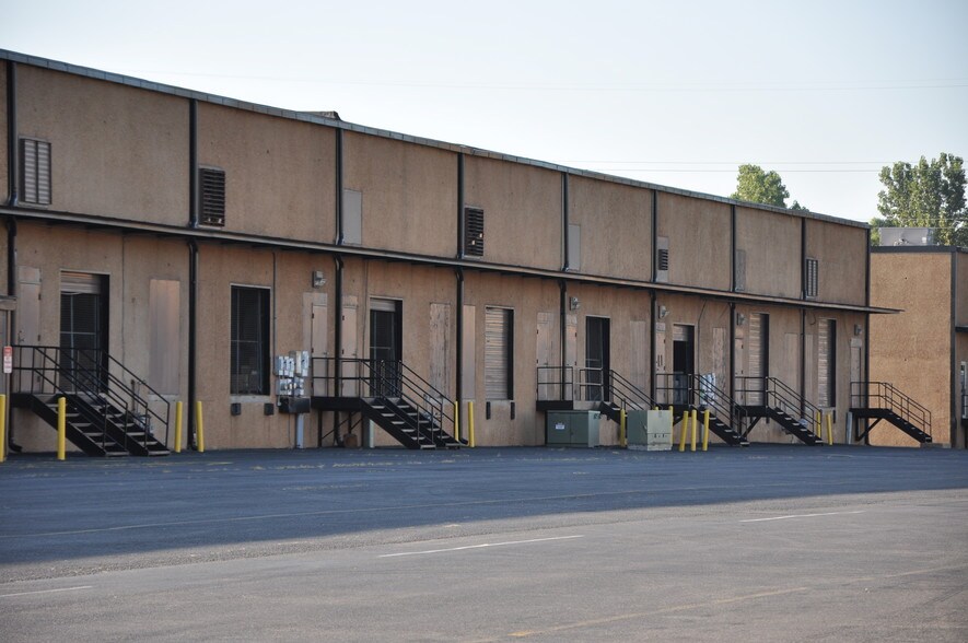Primary Photo Of 2694-2720 Huntley Dr, Memphis Distribution For Lease
