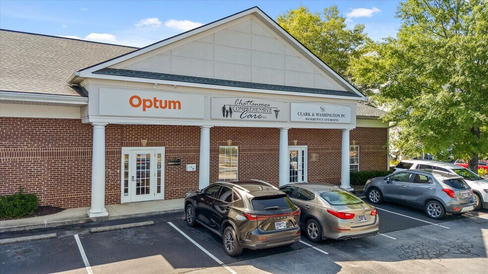 More Photos Of 7446 Shallowford Rd, Chattanooga Medical For Lease