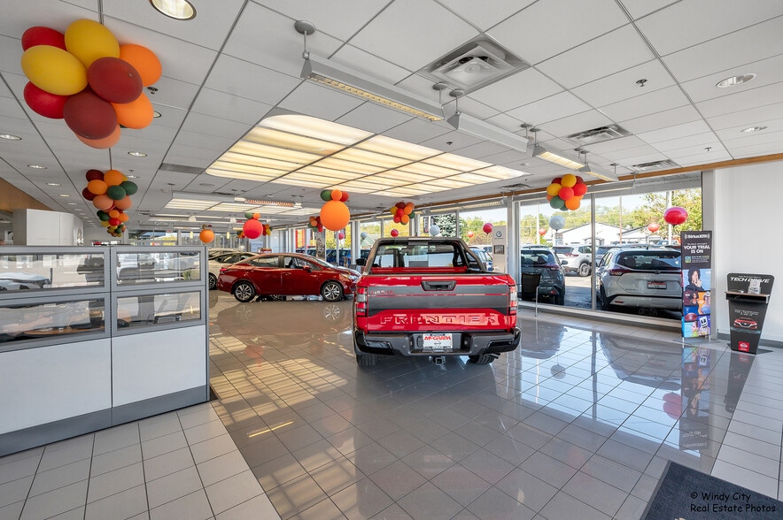 More Photos Of 945 E Chicago St, Elgin Auto Dealership For Sale