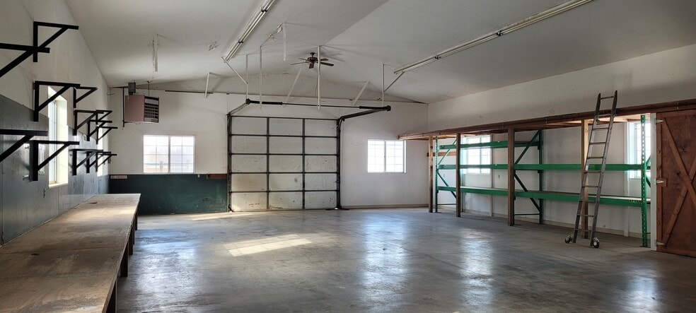 More Photos Of 1300 N Reed Station Rd, Carbondale Industrial For Sale