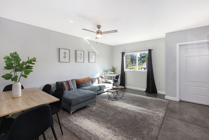 More Photos Of 1007 N East Ave, Sarasota Apartments For Sale