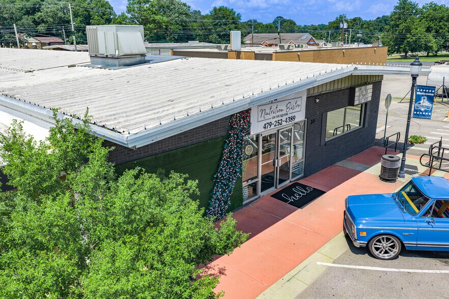 More Photos Of 20 Town Sq, Greenwood Health Club For Sale