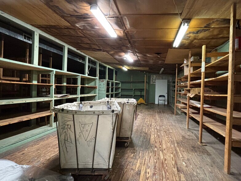 More Photos Of 1304 S Broad St, Monroe Flex For Lease