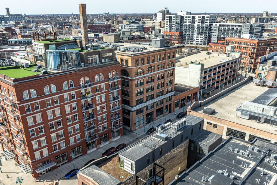 More Photos Of 239 E Chicago St, Milwaukee Apartments For Lease