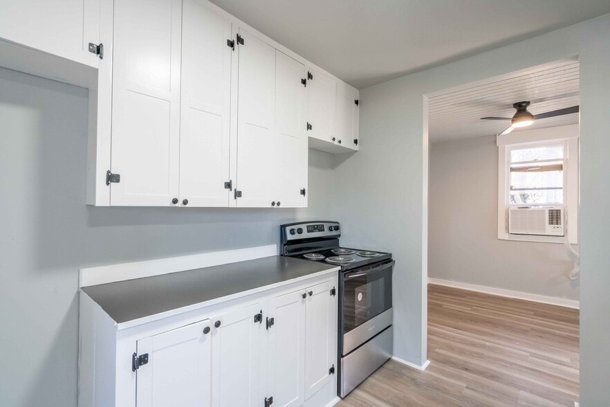 More Photos Of 1703 S Quaker Ave, Tulsa Apartments For Sale