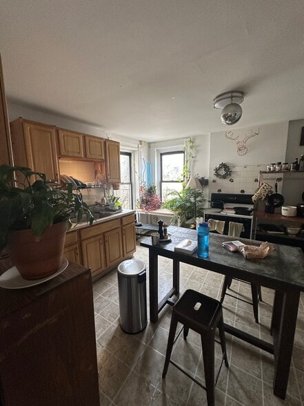 More Photos Of 86 4th Ave, Brooklyn Storefront Retail Residential For Sale