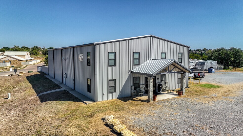 More Photos Of 125 Winners Cir, Weatherford Showroom For Sale