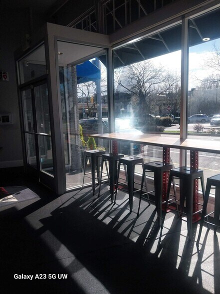 More Photos Of 126 Central Way, Kirkland Storefront For Lease