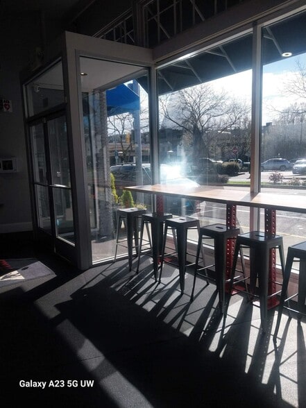 More Photos Of 126 Central Way, Kirkland Storefront For Lease