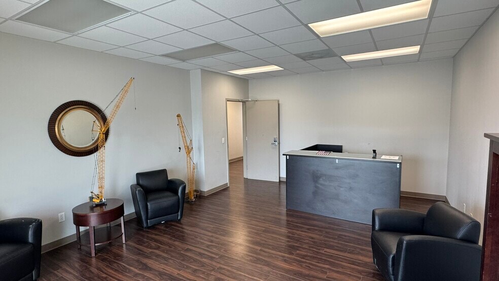 More Photos Of 6327 Thompson Rd, Baytown Truck Terminal For Lease