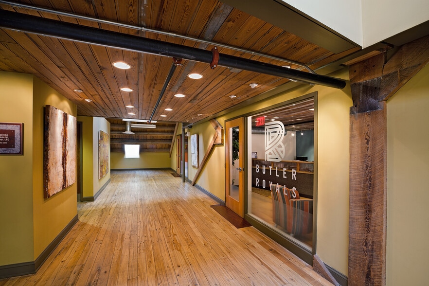 More Photos Of 140 Virginia St, Richmond Office For Sale