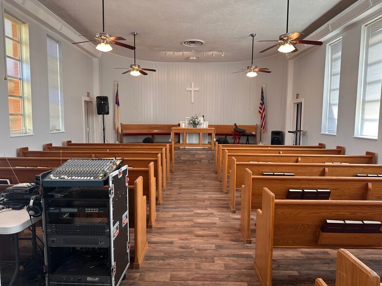 More Photos Of 1106 N Water St, Lumberton Religious Facility For Sale