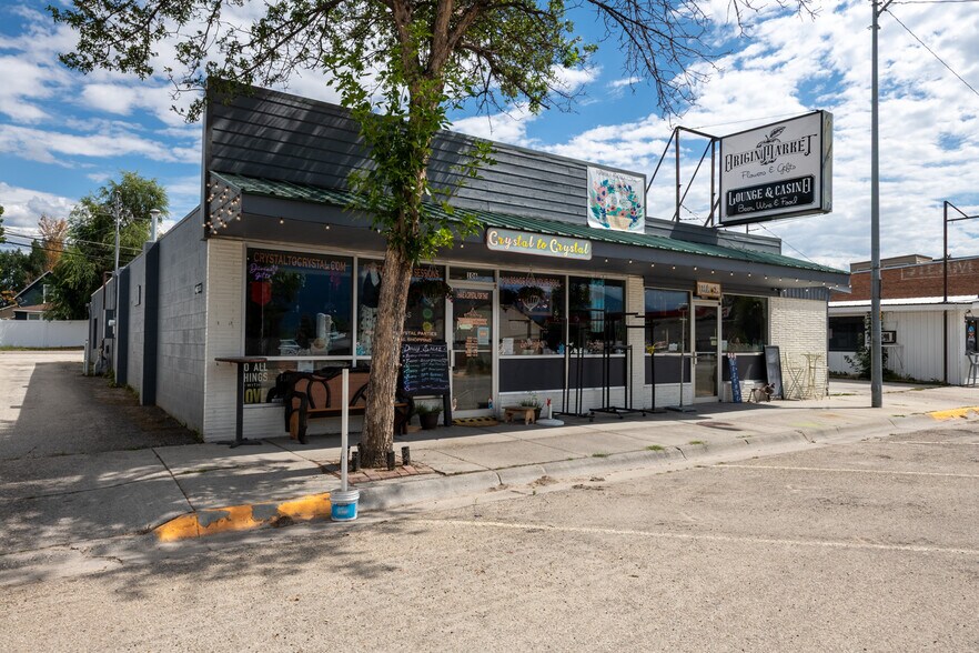 More Photos Of 108 Main St, Stevensville General Retail For Sale