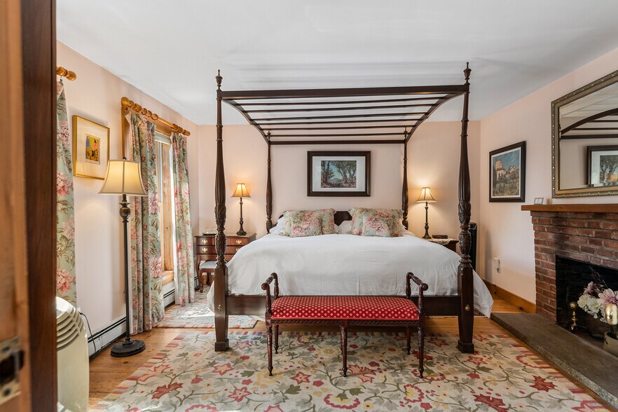 More Photos Of 32 Maple St, Andover Hospitality For Sale