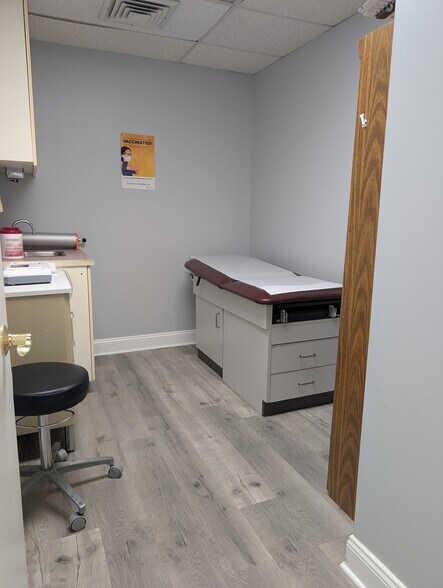 More Photos Of 10875 Main St, Fairfax Medical For Lease