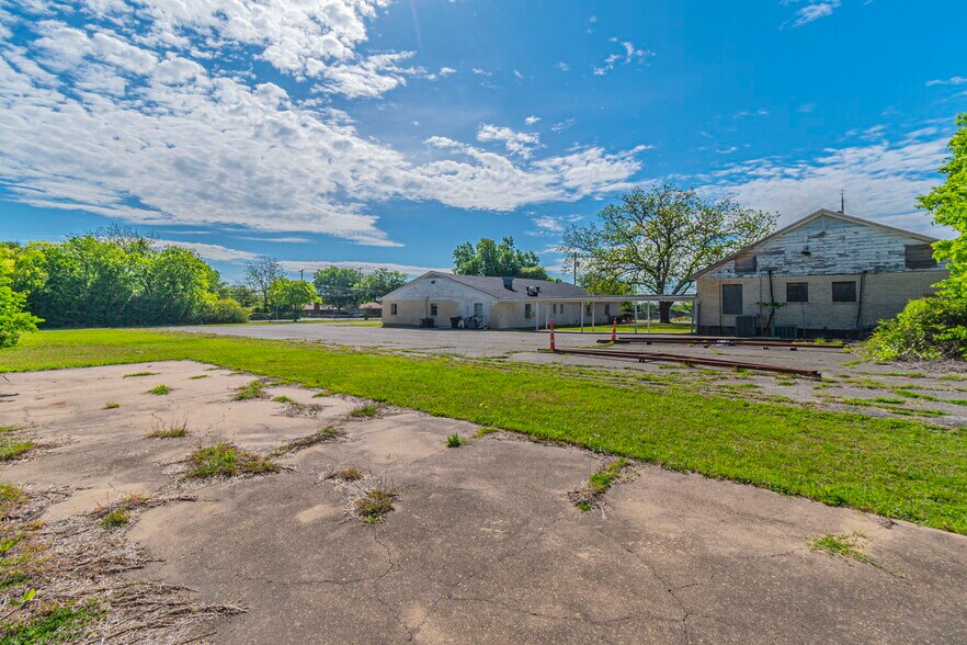 More Photos Of 2817 Cherry Valley Blvd, Dallas Religious Facility For Sale