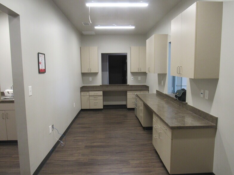 More Photos Of 595 W FM 120, Pottsboro Office For Lease