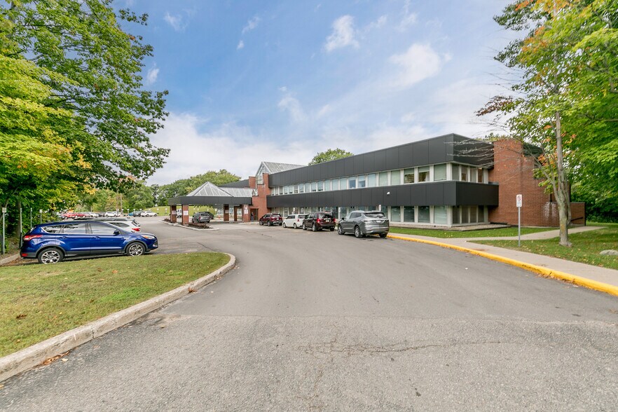 Primary Photo Of 240 Penetanguishene Rd, Midland Medical For Lease