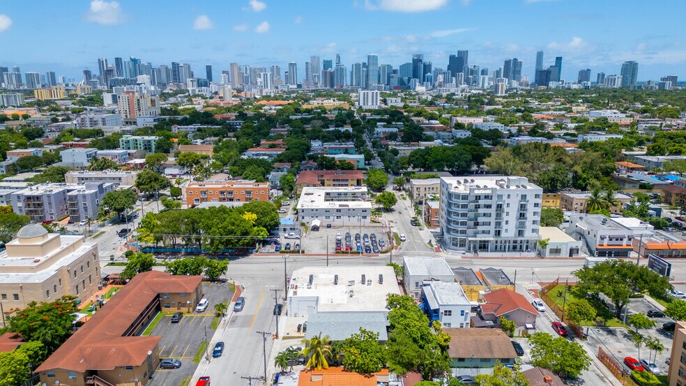 More Photos Of 300 SW 17th Ave, Miami Fast Food For Sale
