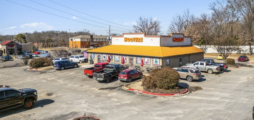 More Photos Of 982 Goodman Rd W, Horn Lake Restaurant For Sale