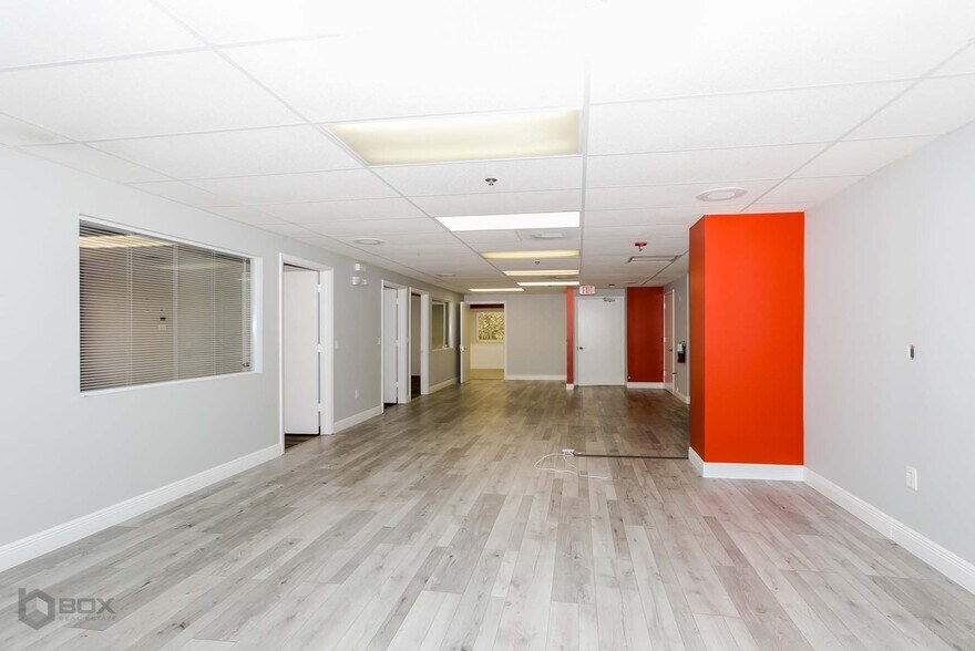 More Photos Of 2405-2425 N University Dr, Coral Springs Loft Creative Space For Lease
