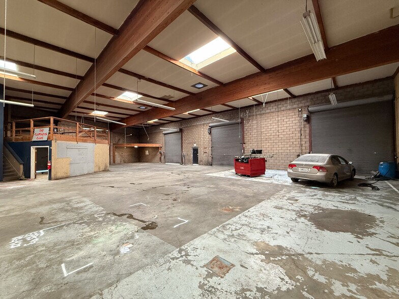 More Photos Of 301 Barneveld Ave, San Francisco Warehouse For Sale