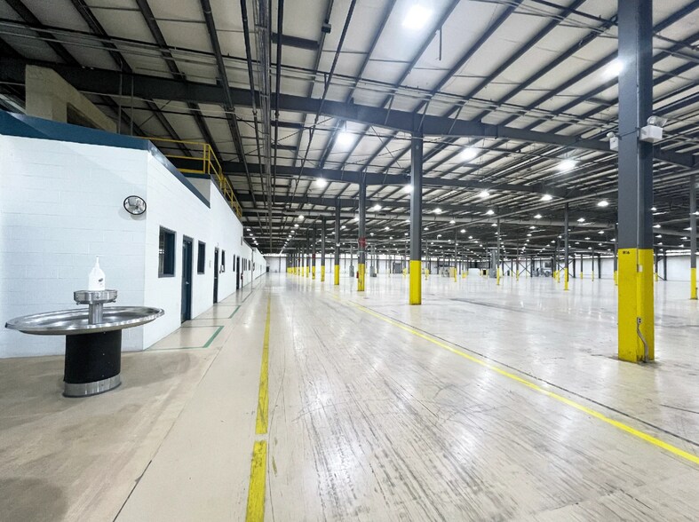 More Photos Of 175 McQueen Blvd, Summerville Manufacturing For Lease