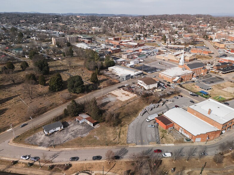 More Photos Of 213 S Boone St, Johnson City Restaurant For Sale