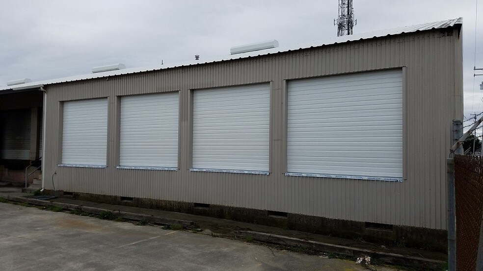 More Photos Of 1100 W Del Norte St, Eureka Truck Terminal For Lease