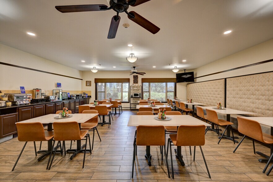 More Photos Of 733 US Highway 24 N, Buena Vista Hotel For Sale