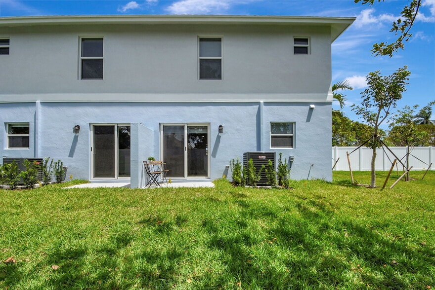 More Photos Of 3871 Patio Ct, Lake Worth Apartments For Sale