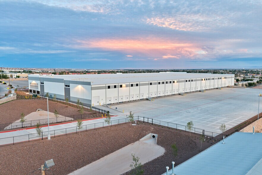 More Photos Of 8900 Escobar Dr, El Paso Distribution For Lease