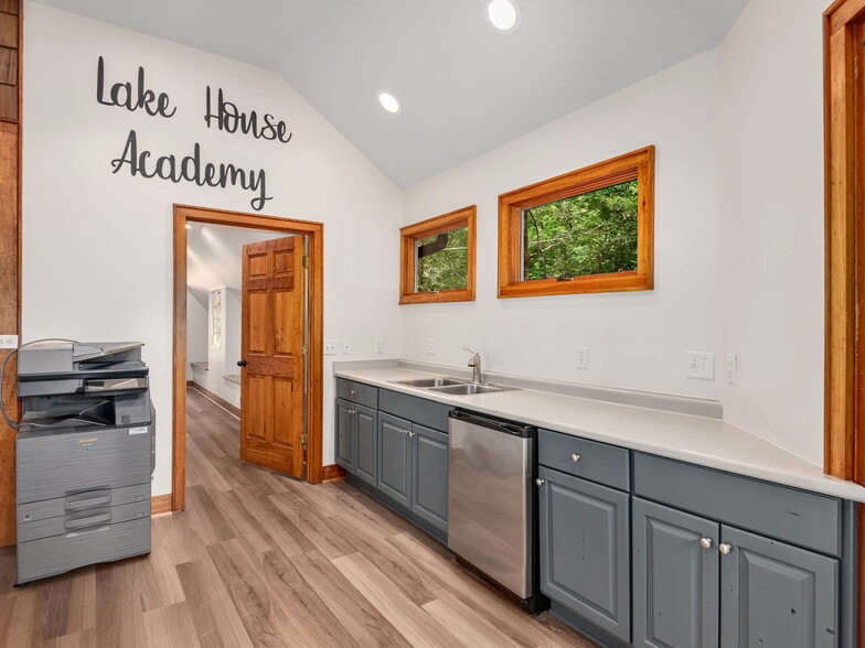 More Photos Of 447 Lily Pad Ln, Flat Rock Lodge Meeting Hall For Sale