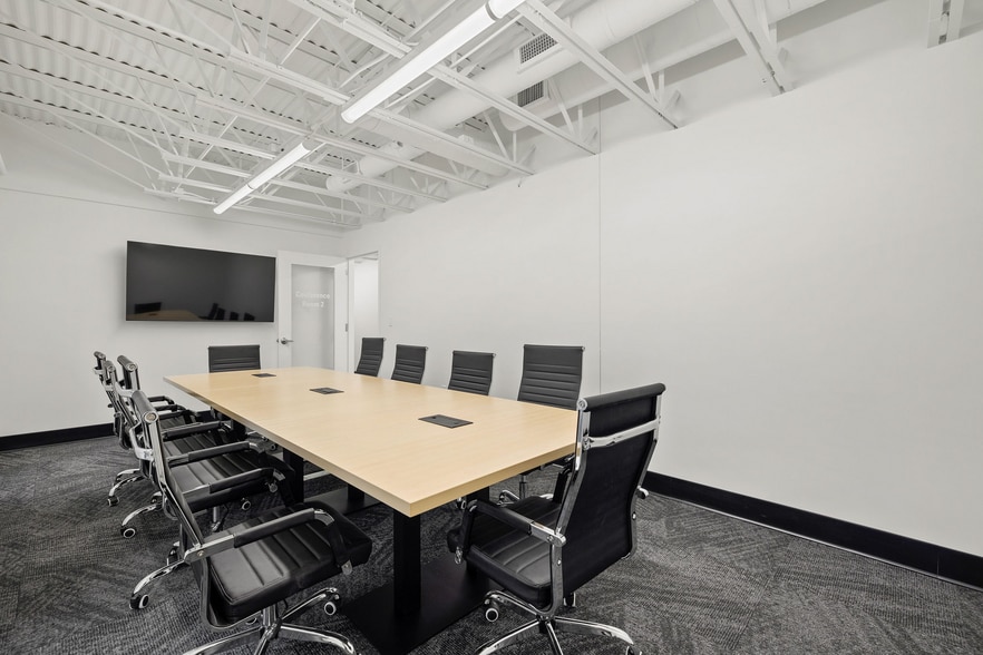 More Photos Of 801 Transfer Rd, Saint Paul Warehouse For Lease