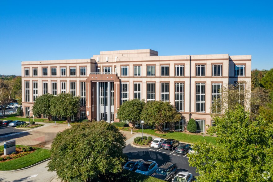 More Photos Of 9115 Harris Corners Pky, Charlotte Office For Lease