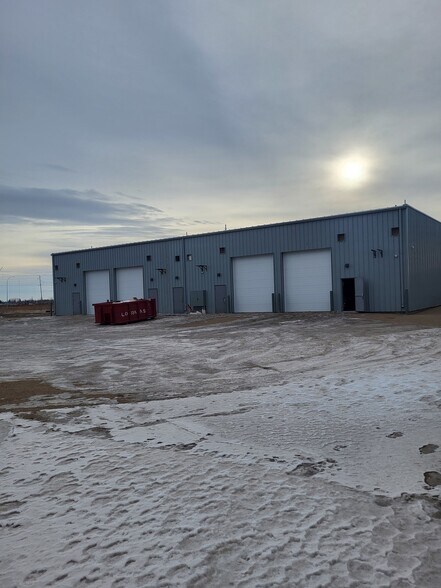 More Photos Of 2202-2210 E Redbear Av, Regina Warehouse For Lease