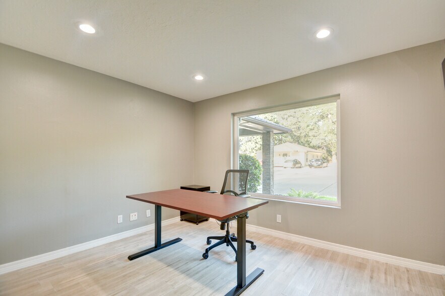 More Photos Of 26615 Oak Ridge Dr, The Woodlands Office For Lease