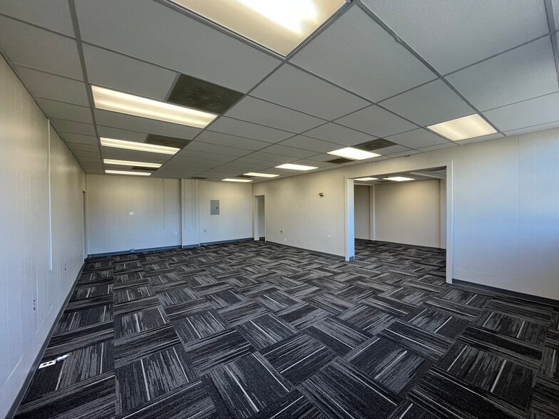 More Photos Of 1651 Holland St, West Columbia Warehouse For Lease