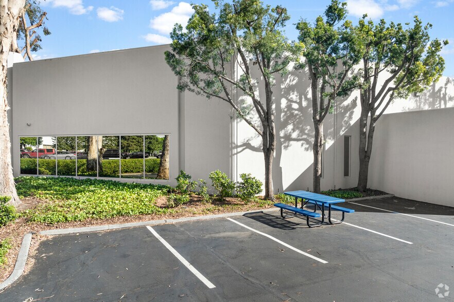 More Photos Of 2580-2584 Junction Ave, San Jose Research And Development For Lease