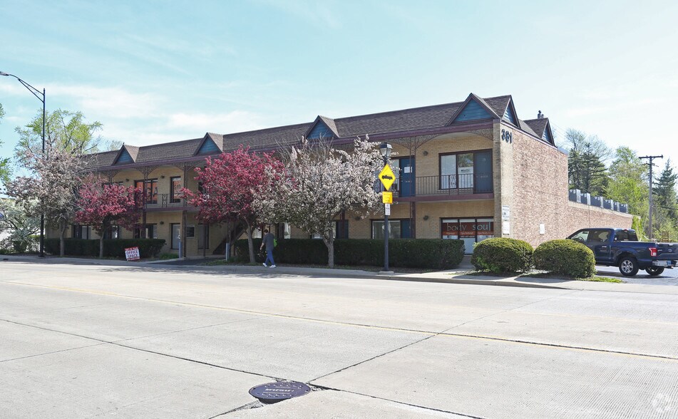 More Photos Of 381 N York Rd, Elmhurst Storefront Retail Office For Lease